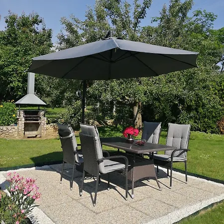 Betti Vendeghaz Апартаменты *